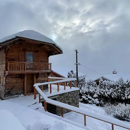 L'ourson, Unique Charming Place Шале